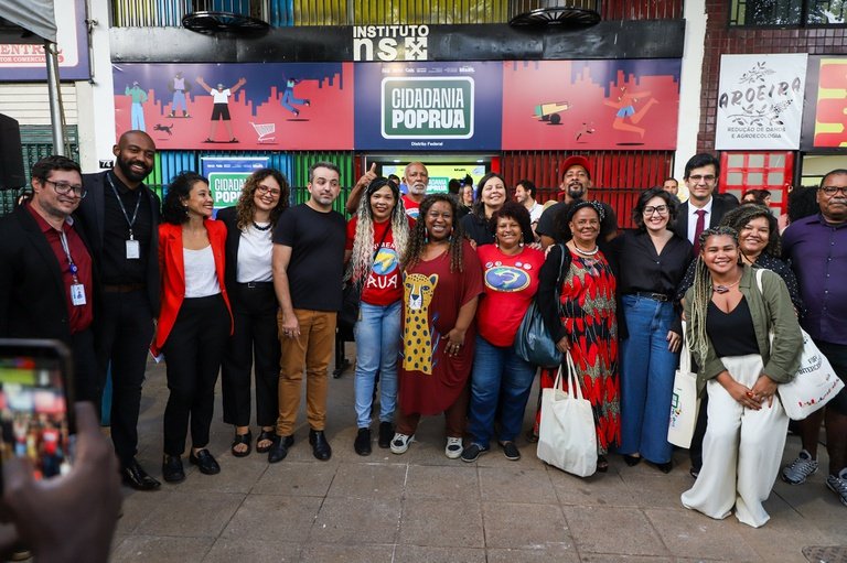 Boletim de rádio do MDHC destaca lançamento do programa Cidadania PopRua em Brasília (DF)