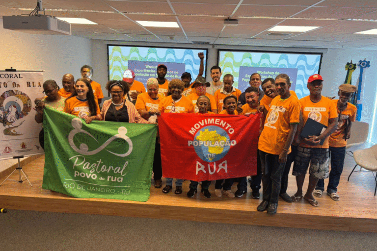 Coral Canto da Rua participa de workshop sobre população de rua